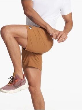 Vuori sz L Kore 7” short Brown Elastic-Waist Athletic Shorts